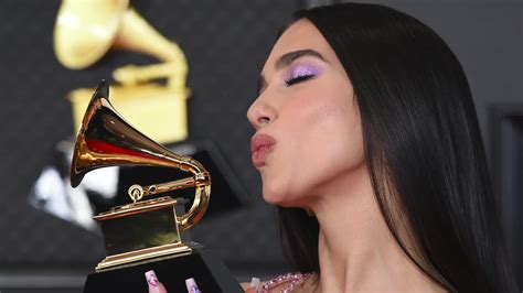 Las Tendencias De Maquillaje Que Vimos En Los Grammy Y Que Nos