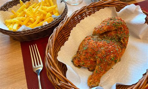 Demi Poulet Au Panier Avec Pommes Friites Allumettes Pour Ou