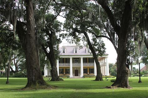 Gorgeous Gardens & Lodging at Houmas House Plantation - Just Short of Crazy