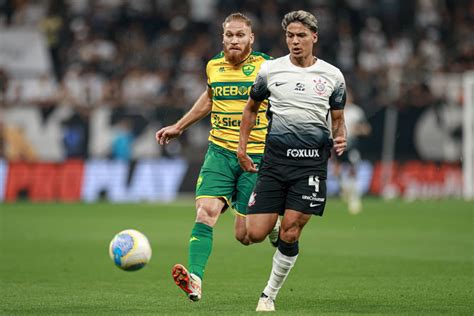 Corinthians Arranca Empate Cuiab Nos Minutos Finais Mas Segue No