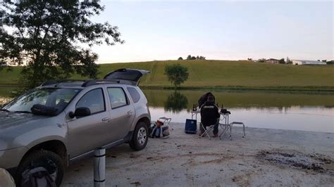 France bivouac et tourisme Dacia Duster aménagement caisson de