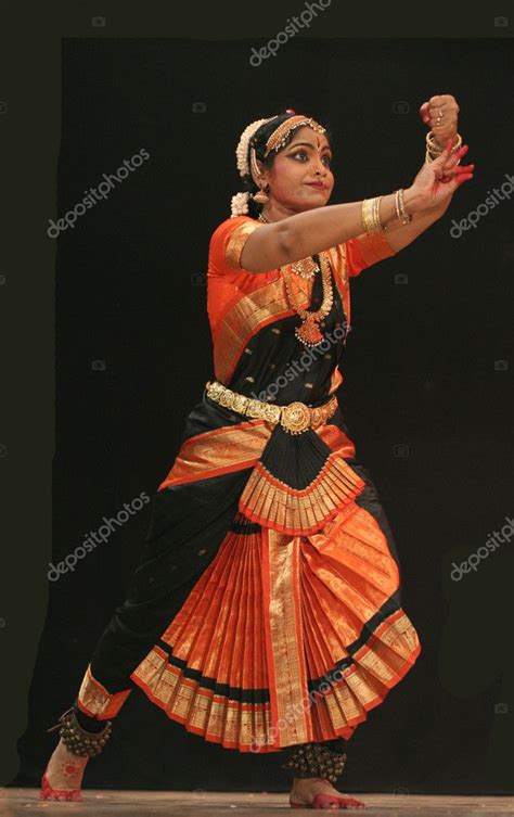 Bharatanatyam dance – Stock Editorial Photo © reddees #10645847