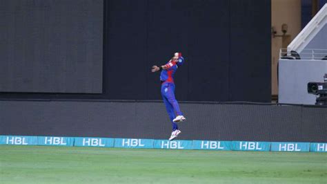 Watch Shahid Afridi Pulls Off Stunning Catch In PSL 2018 Leaves