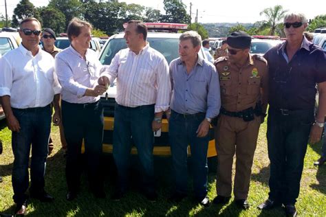 Prefeito Beto Lunitti Recebe Viaturas Em Foz Do Igua U Portal Do