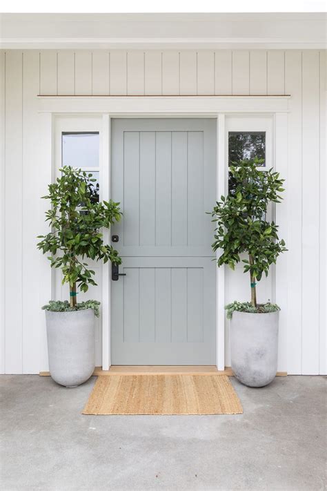 61 Best Front Door Colors For A Welcoming Entrance To Your Home Best Front Door Colors Front