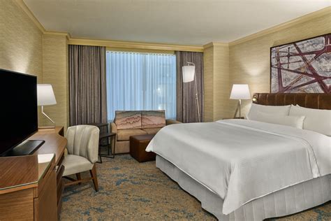 Hotels Near Detroit Airport | The Westin Detroit Metropolitan Airport