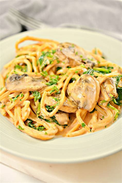 Keto Tomato Cream Sauce Pasta With Mushrooms - Stylish Cravings