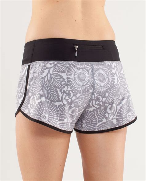 Lululemon Run Ultra Short II Beachy Floral White Fossil Black