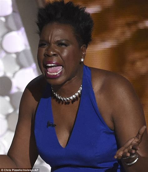 Leslie Jones Jokes About Her Stolen Naked Photos Ordeal At Emmys Daily Mail Online