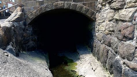 Robin Hoods Bay Smugglers Tunnel Yorkshire North Yorkshire