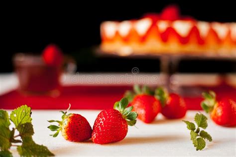 Bolo De Queijo Caseiro Delicioso Das Morangos Foto De Stock Imagem De