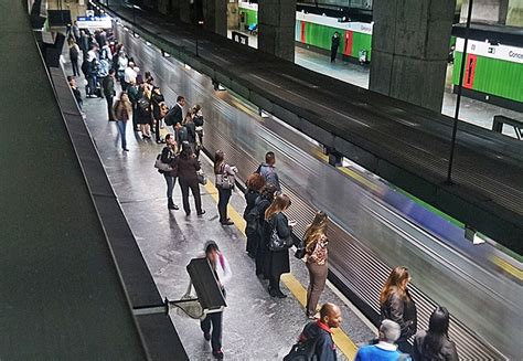 Falha em trem afeta a Linha 1 Azul do Metrô de São Paulo nesta segunda