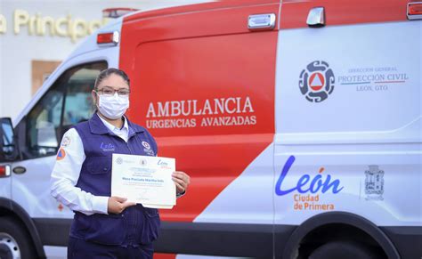 Entregan ambulancia y equipamiento a corporación de Protección Civil