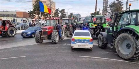 Vama Siret blocată Fermierii şi transportatorii Ne vrem ţara înapoi