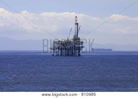 Offshore Oil Rig Image & Photo (Free Trial) | Bigstock