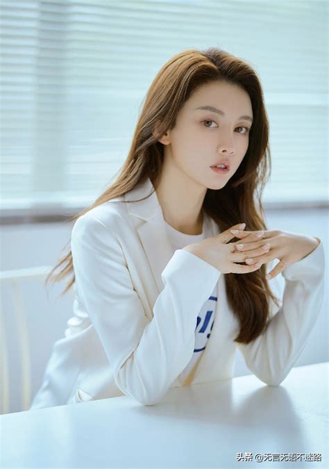 Sexy Beauty Star Zhou Linjia Fashion Photo Inews