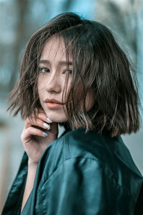 Sao hot girl Việt chứng minh son nude hot từ sang