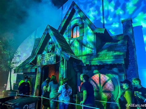 universal announced  halloween horror nights house