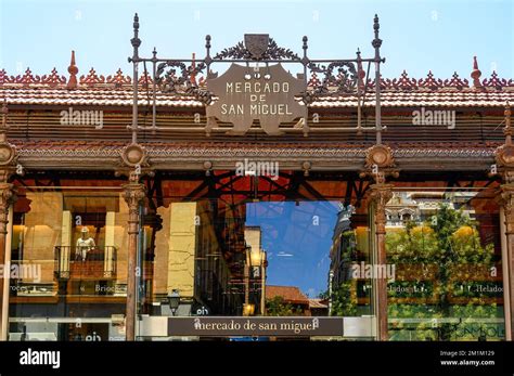 San Miguel Market. Building entrance with sign reading "Mercado de San Miguel Stock Photo - Alamy