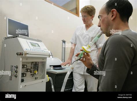 Spirometry test hi-res stock photography and images - Alamy