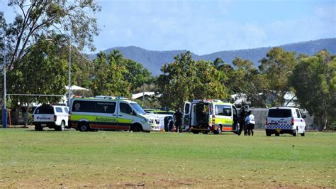 Teen collapses on Townsville State High School oval | Townsville Bulletin