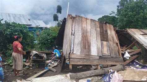 Angin Puting Beliung Rusak Puluhan Rumah Di Langke Rembong Warga