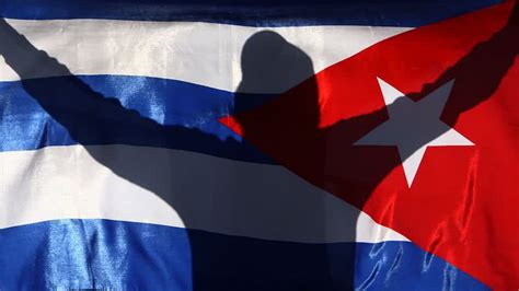 Referendo em Cuba aprova casamento homossexual e prática de barriga de