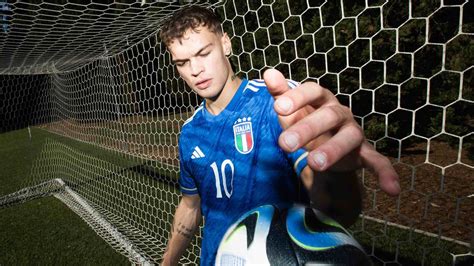 Italia Inizia L Era Adidas Ecco Le Nuove Maglie Azzurre