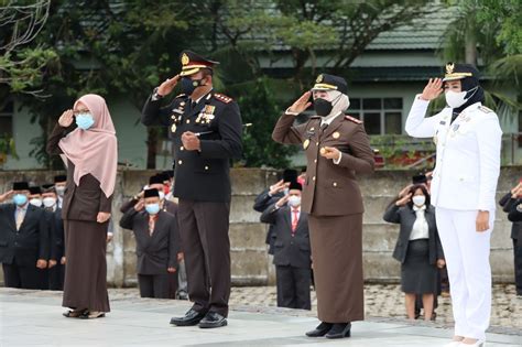 Upacara Memperingati Hari Pahlawan Ke Tahun Akbp Hujra