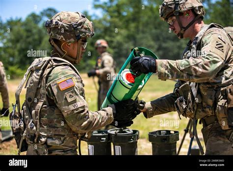 U S Army Georgia National Guardsmen With The Savannah Based Charlie