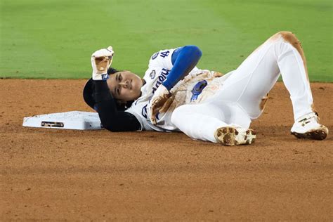 大谷翔平、左肩亜脱臼の疑い、試合後ロバーツ監督が明かす プロ野球fan