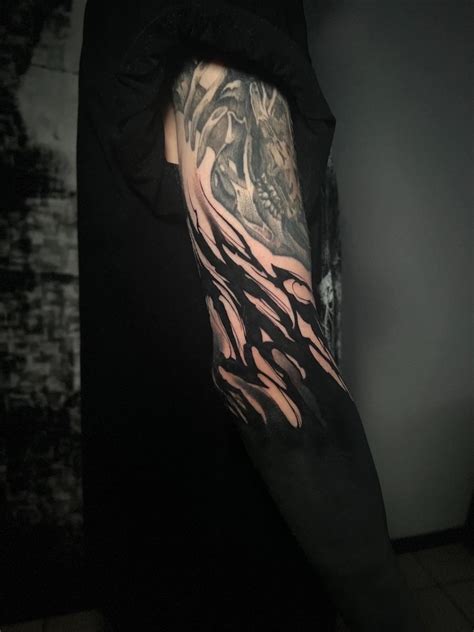 Pin By Shu Lean On Black Tattoos Black Ink Tattoos Sleeve