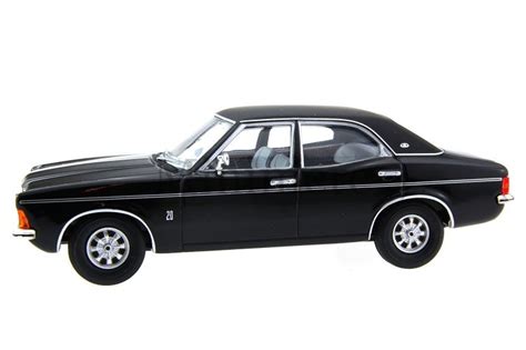 1:43 Ford Cortina MK3 2000E Scale Model | Minimerc