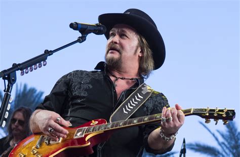 Country singer Travis Tritt heading to Houston's Arena Theatre