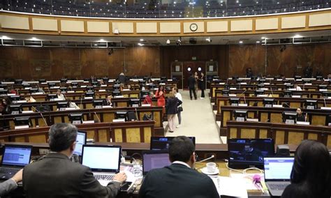 Consejo Administrativo Ecuatoriano Aprueba Solicitud De Juicio Político