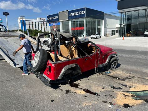 Imprudente Conductora Provoca Choque Multiple En Saltillo