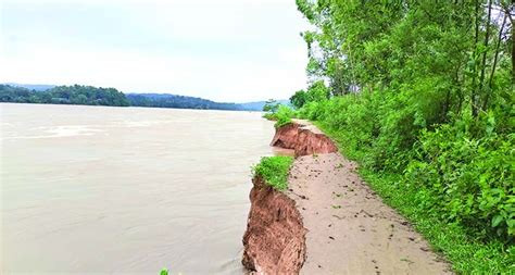 Someshwari River Erosion Causes Panic The Asian Age Online Bangladesh