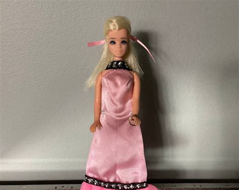 Dawn Doll Dinah Rooted White Blonde Hair Wearing Pink Slink 8122 Pink