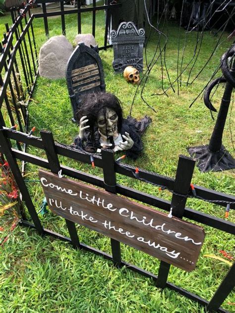 30 Budget Friendly Diy Outdoor Halloween Decorations That Are Eerily Fun To Make Hubpages