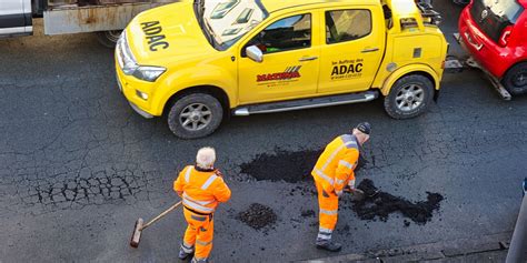 Schlagloch Alarm Die Ersten Schlaglöcher Sind Gemeldet Und Geflickt