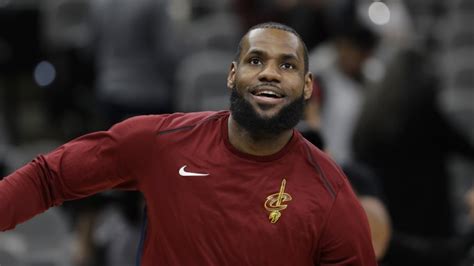 Lebron James Signs To L A Lakers With Four Year 154 Million Deal