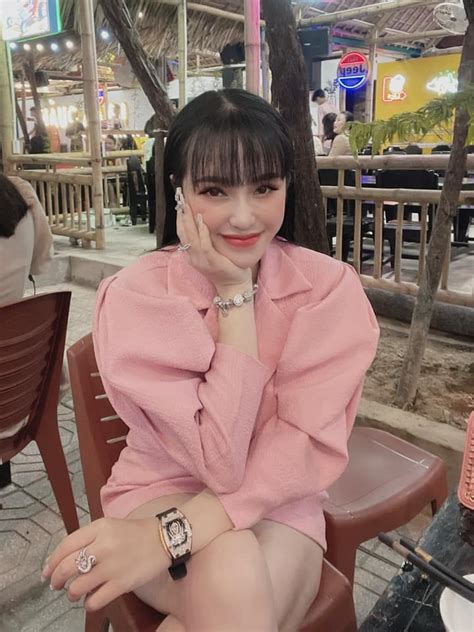 Nóng Đang bị truy nã vì buôn bán mai thúy hot girl vẫn vô tư quay TikTok lên mạng nói đạo lý