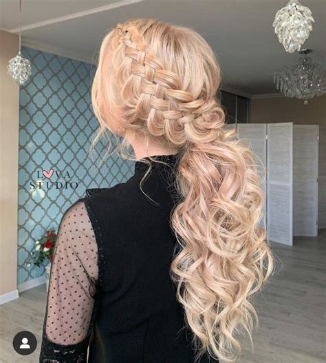 Pin Di Kamila Su Fryzury Acconciature Con Capelli Raccolti