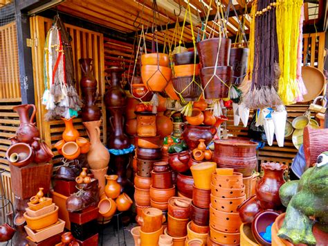 Cuenca Ecuador Rotary Mercado de Artesanías AmeliaAndJP