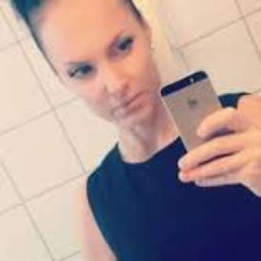 Vollbusige blonde cfnm MILF zeigt große Möpse xHamster