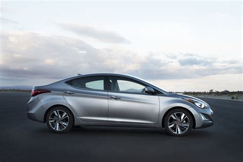 Hyundai Elantra Sport (2014) - picture 2 of 10