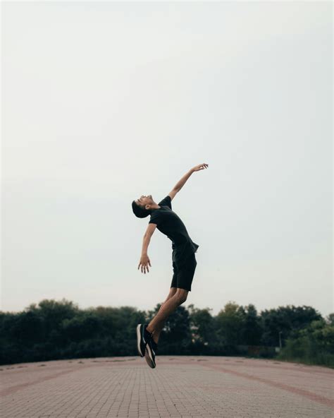 jumping pictures   images  unsplash