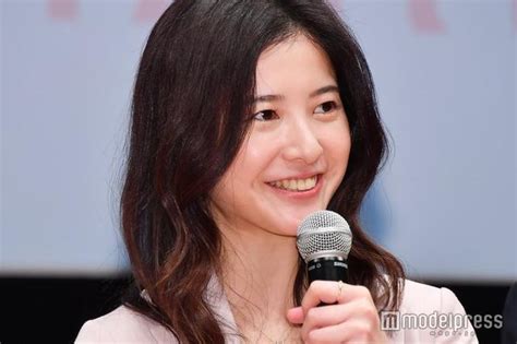 吉高由里子出席主演日剧活动 称前一天心情低落到哭泣 新浪图片