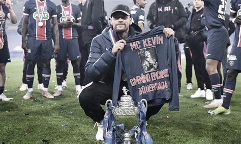 Neymar Homenageia Mc Kevin Ap S Jogo Do Psg Na Ligue