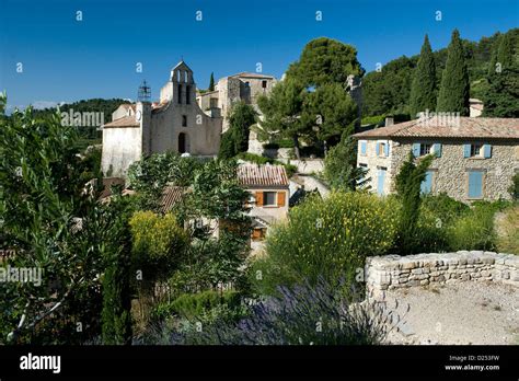 Gigondas, France, the Provencal town Gigondas Stock Photo - Alamy